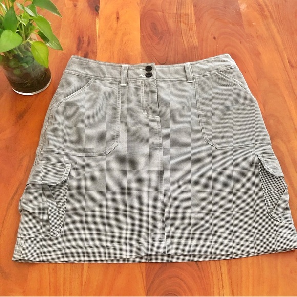 Prtex Y2K Gingham Medium Rise Casual Black & White Mini Cargo Skirt. US 04. - Picture 4 of 14